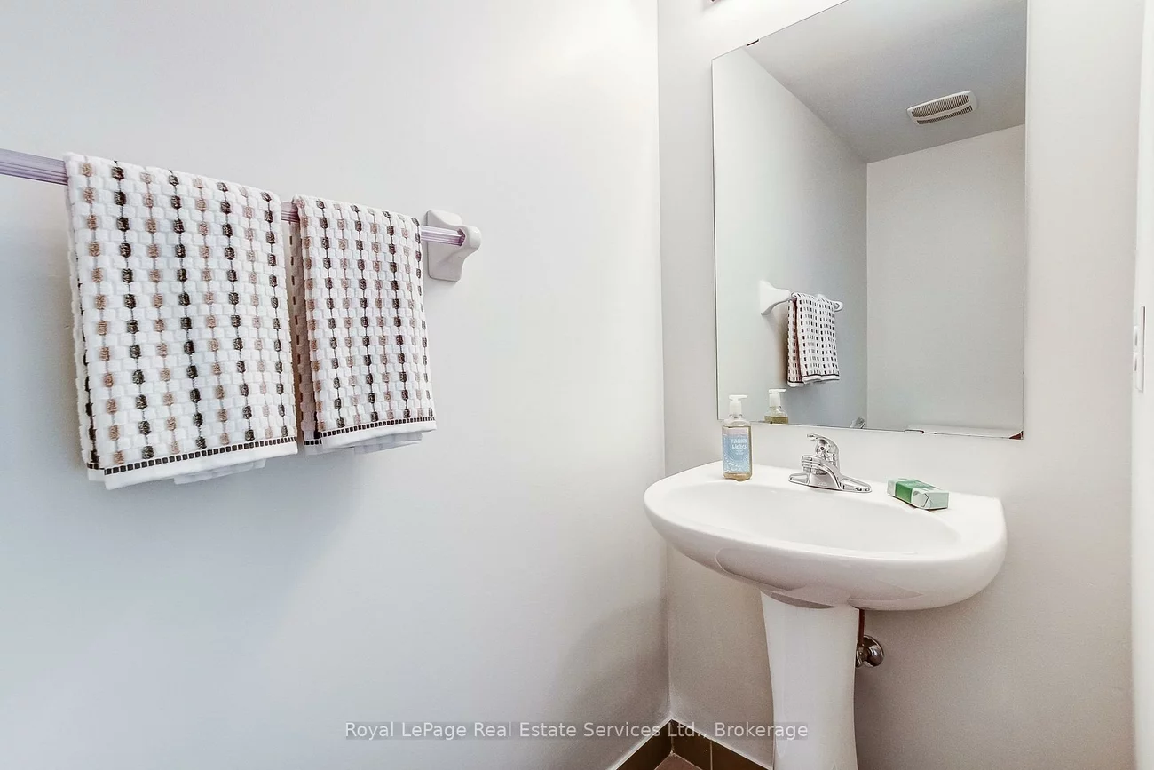 233, Duskywing, 1001 - BR Bronte, Oakville