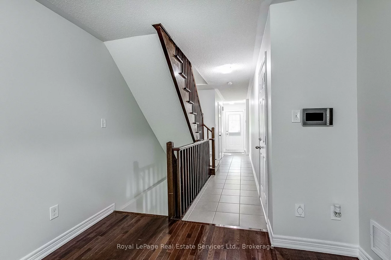 233, Duskywing, 1001 - BR Bronte, Oakville
