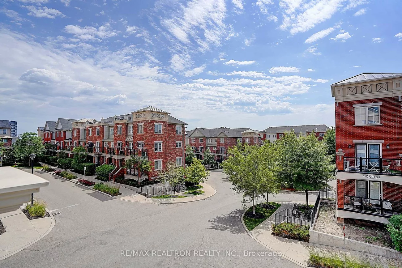 2492, Post, 1015 - RO River Oaks, Oakville