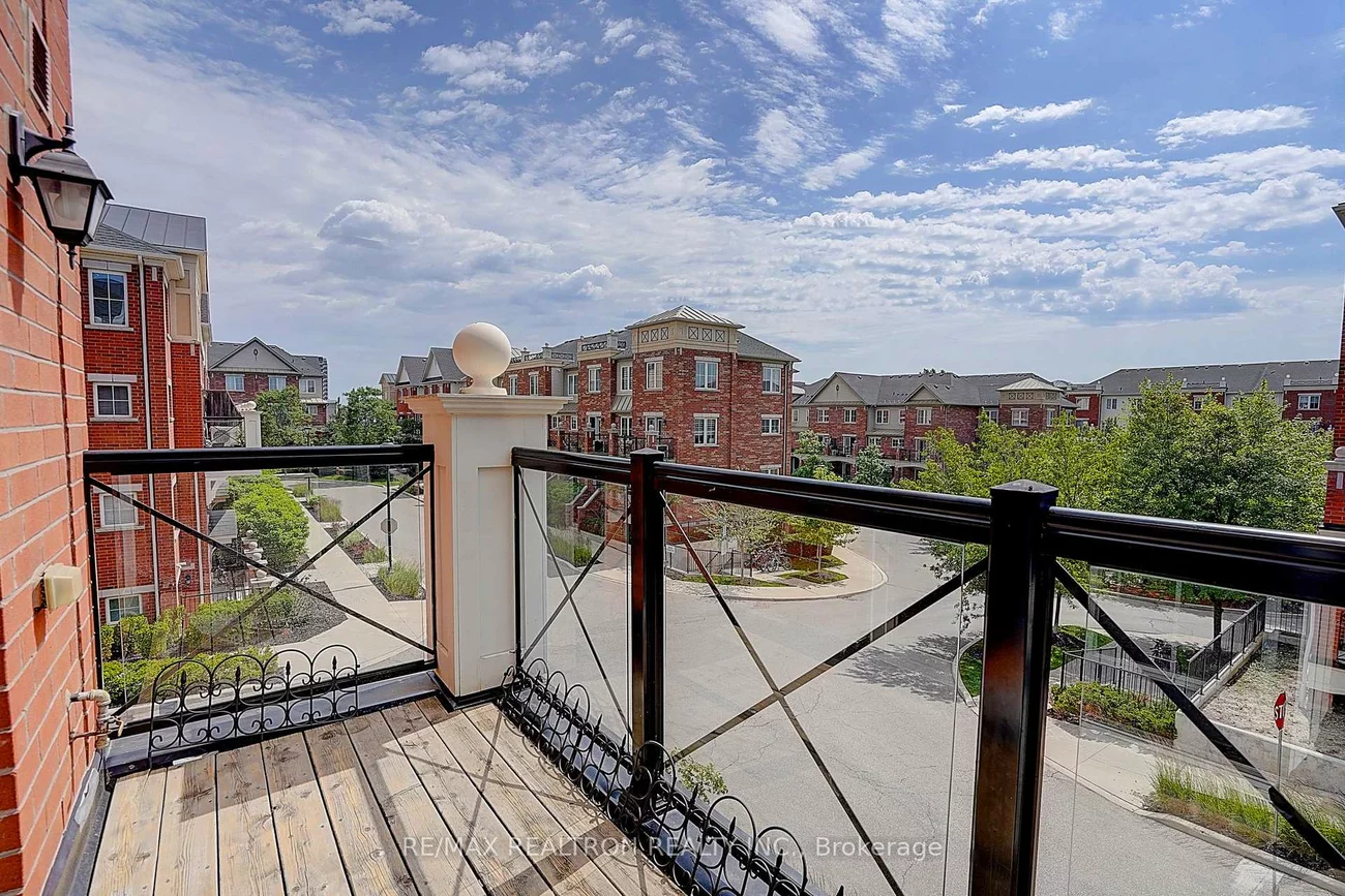 2492, Post, 1015 - RO River Oaks, Oakville