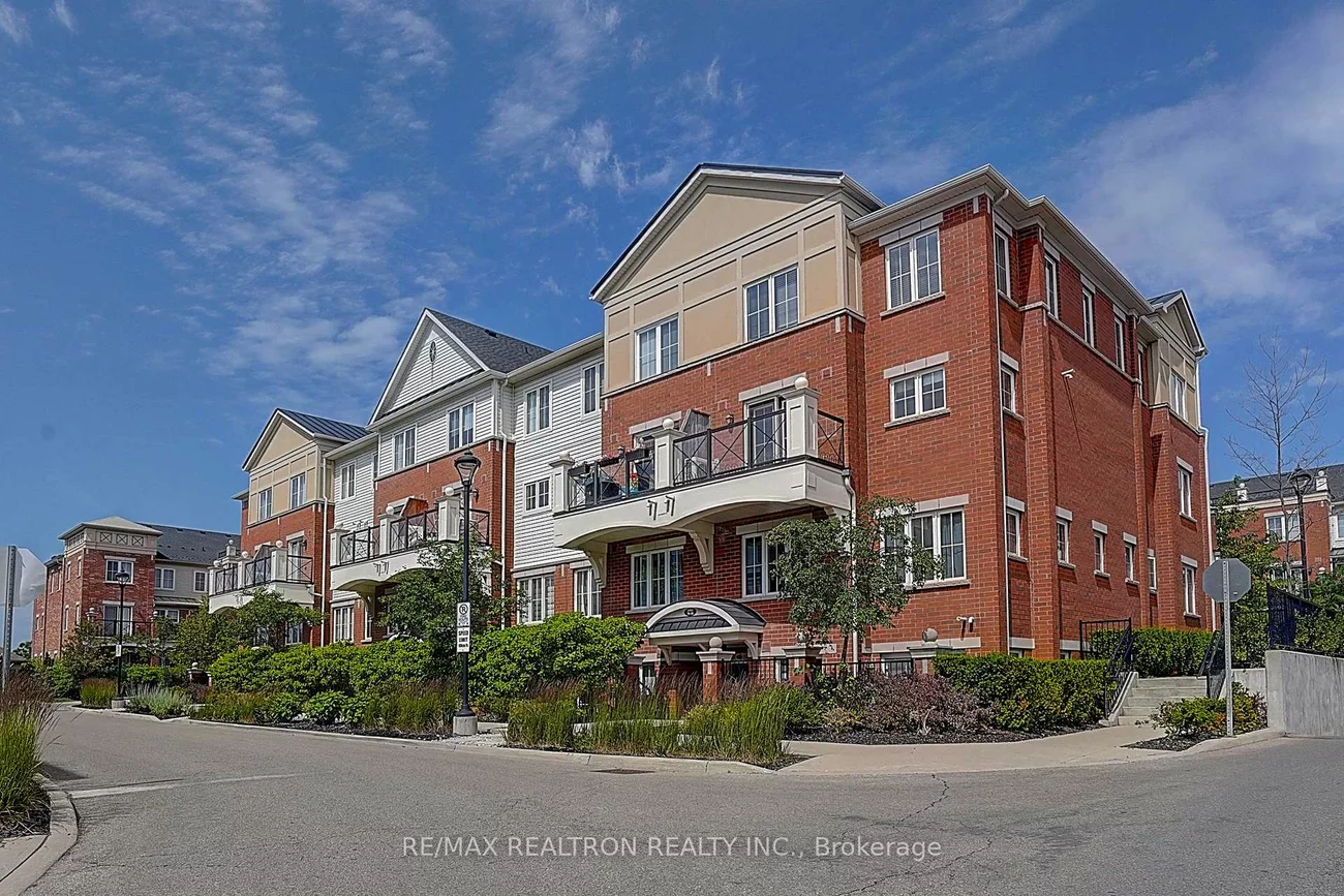 2492, Post, 1015 - RO River Oaks, Oakville
