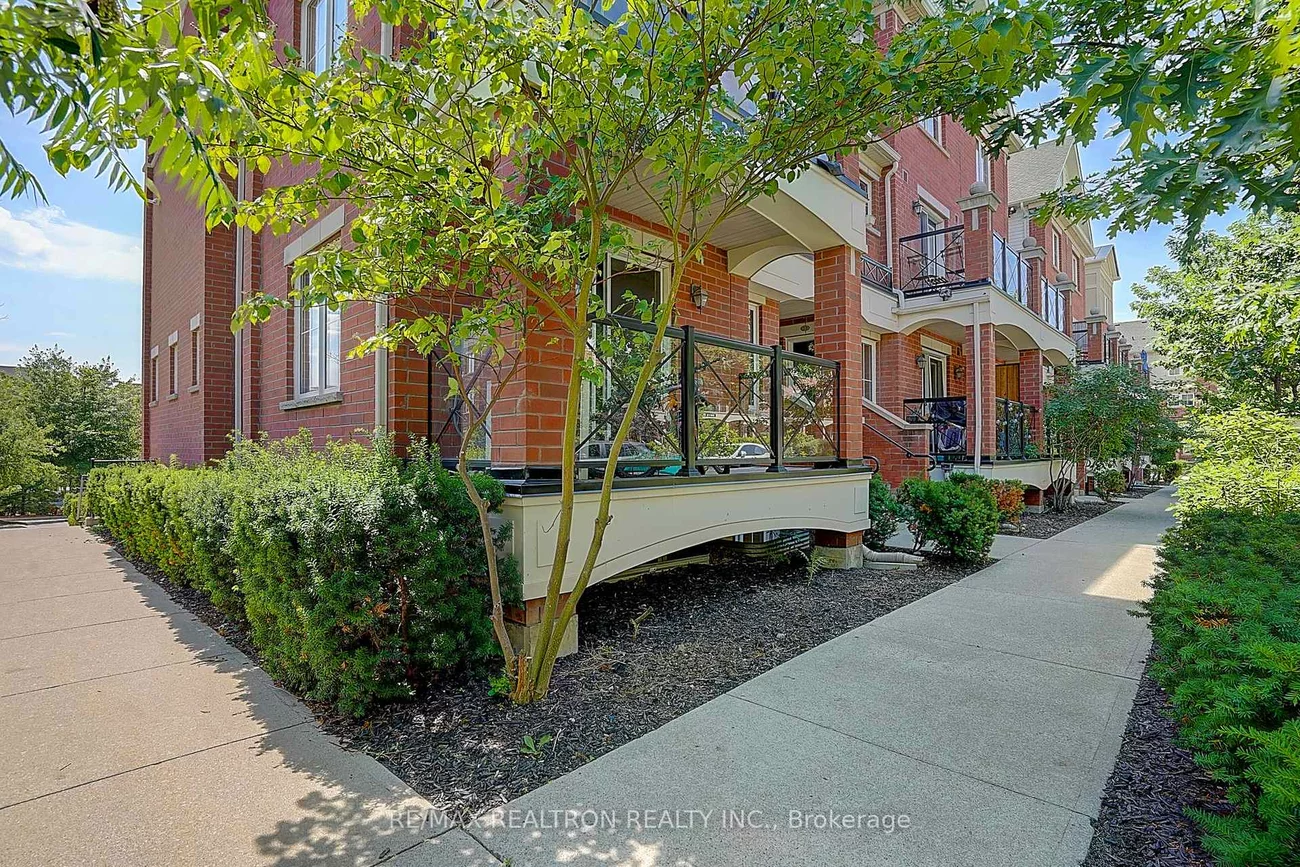 2492, Post, 1015 - RO River Oaks, Oakville