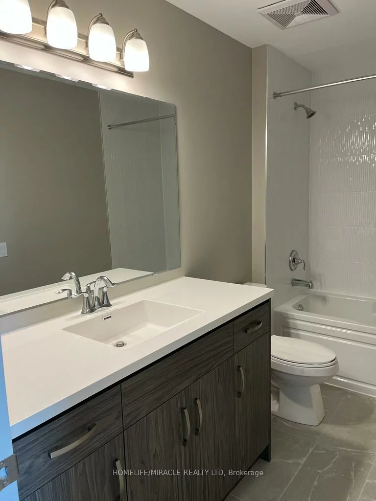 95, Dundas Street West, 1040 - OA Rural Oakville, Oakville