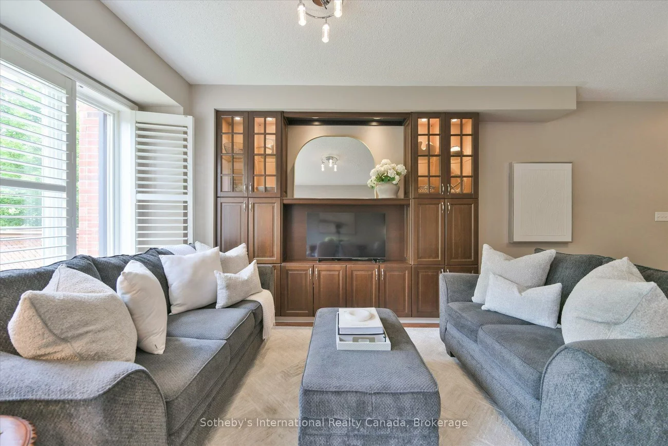 300, Ravineview, 1018 - WC Wedgewood Creek, Oakville