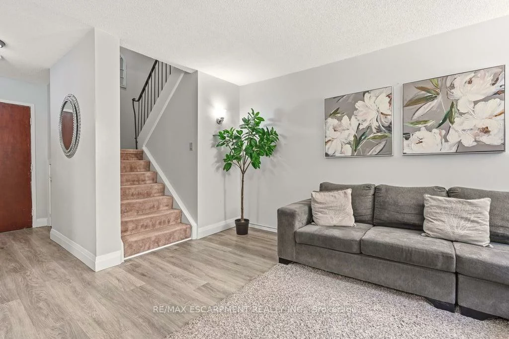 1066, Falgarwood, 1005 - FA Falgarwood, Oakville