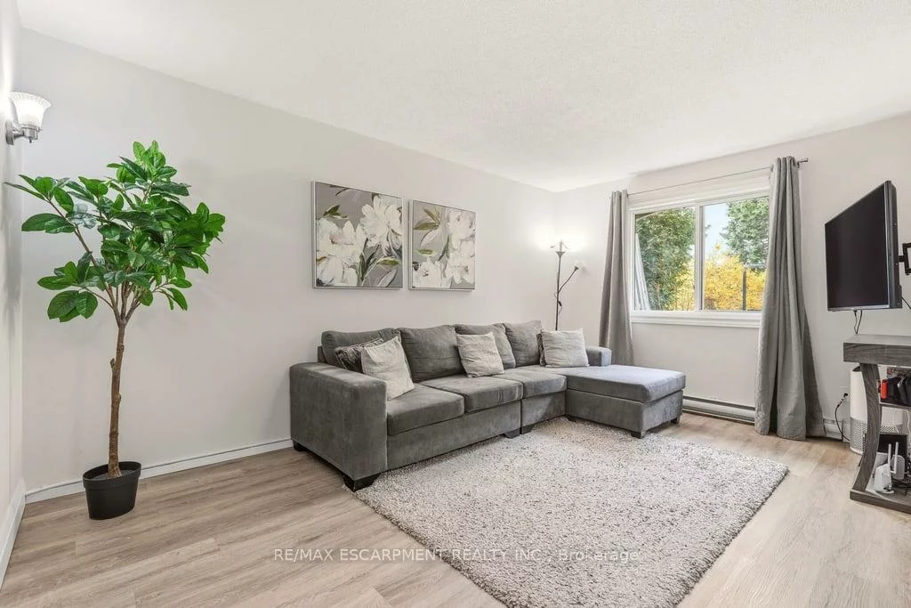 1066, Falgarwood, 1005 - FA Falgarwood, Oakville