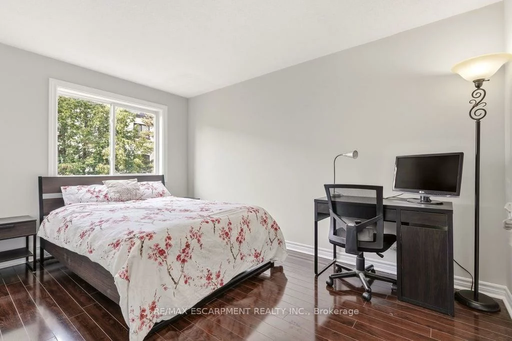 1066, Falgarwood, 1005 - FA Falgarwood, Oakville
