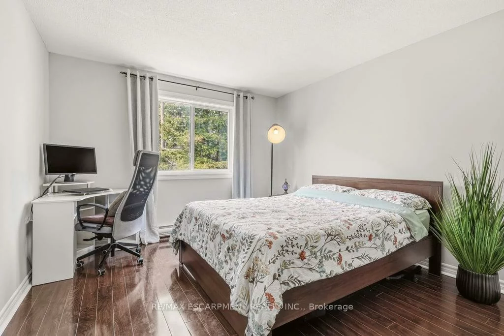 1066, Falgarwood, 1005 - FA Falgarwood, Oakville