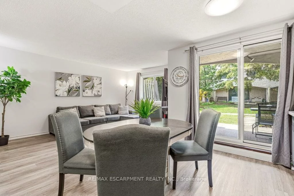 1066, Falgarwood, 1005 - FA Falgarwood, Oakville