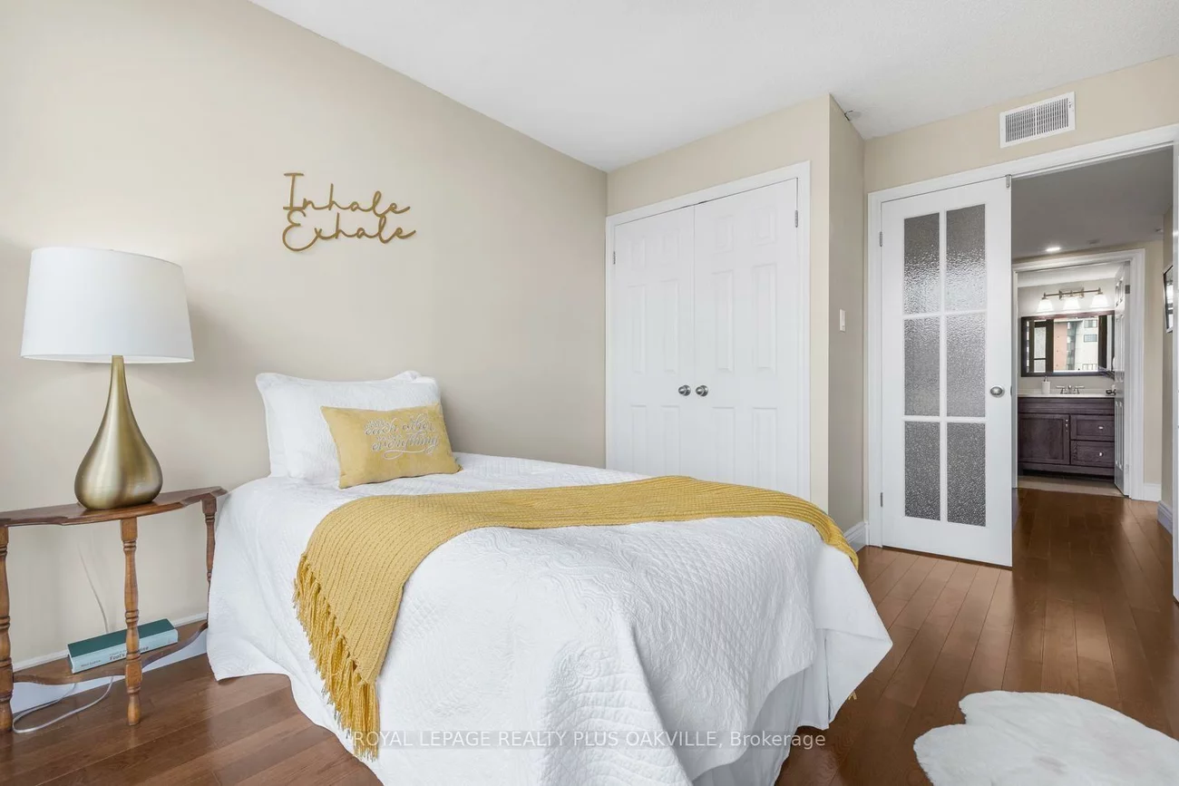 1240, Marlborough, 1003 - CP College Park, Oakville