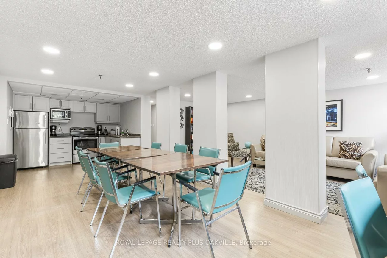 1240, Marlborough, 1003 - CP College Park, Oakville