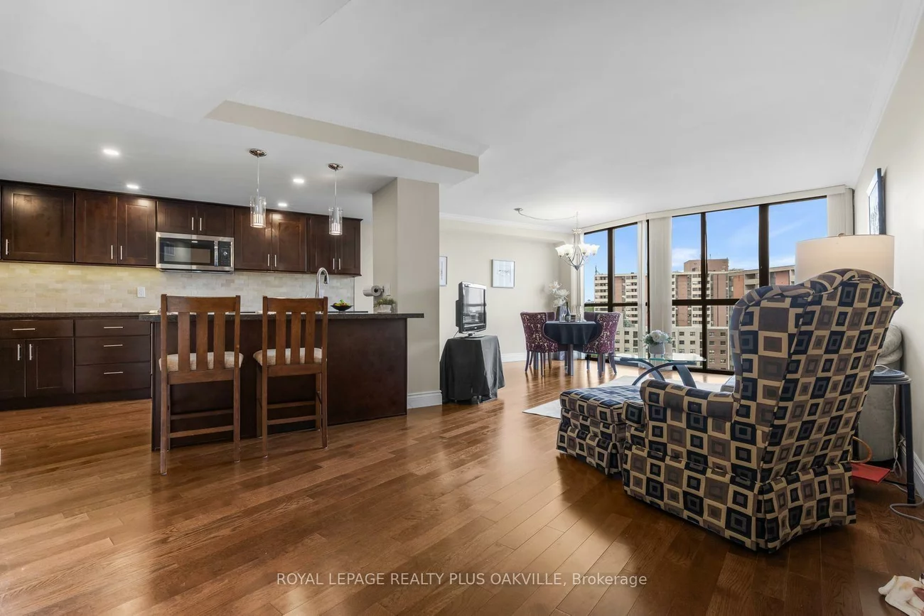 1240, Marlborough, 1003 - CP College Park, Oakville