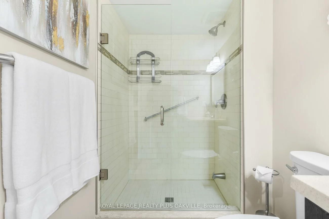 1240, Marlborough, 1003 - CP College Park, Oakville