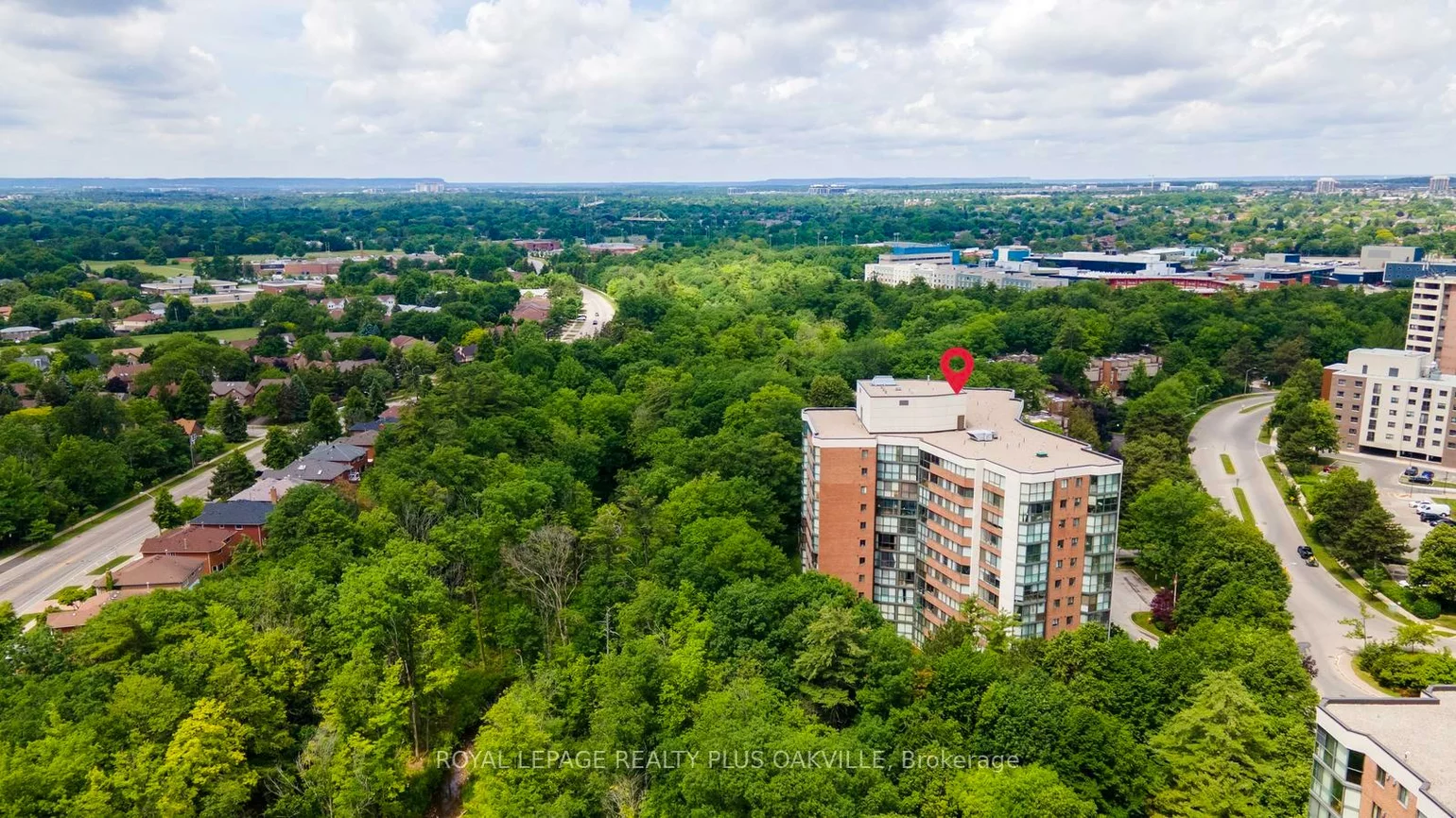 1240, Marlborough, 1003 - CP College Park, Oakville