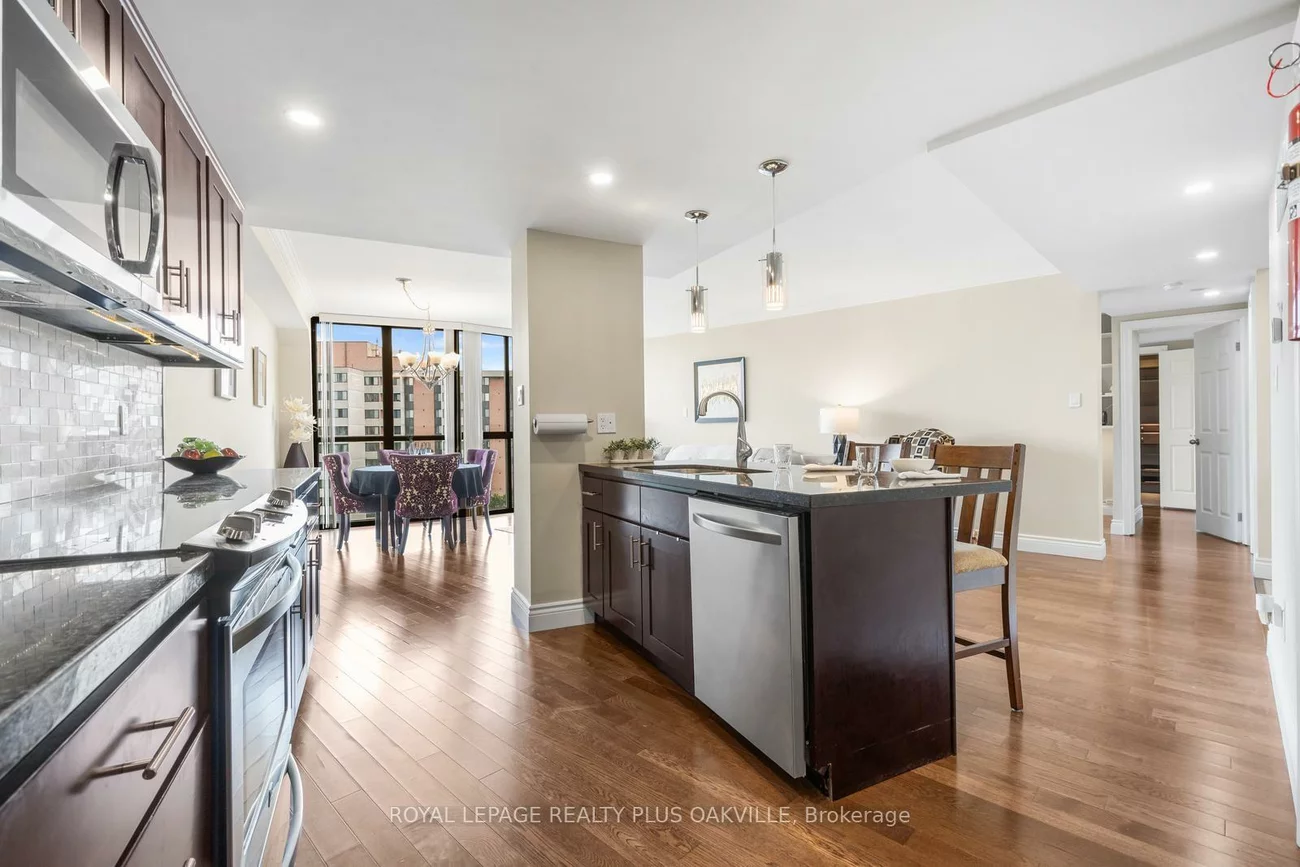 1240, Marlborough, 1003 - CP College Park, Oakville