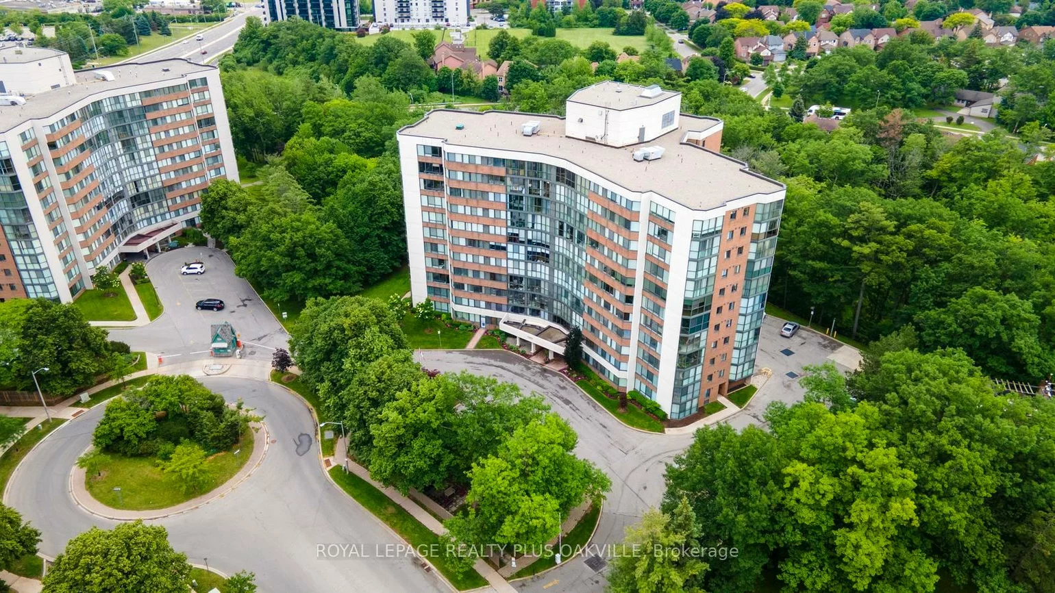 1240, Marlborough, 1003 - CP College Park, Oakville