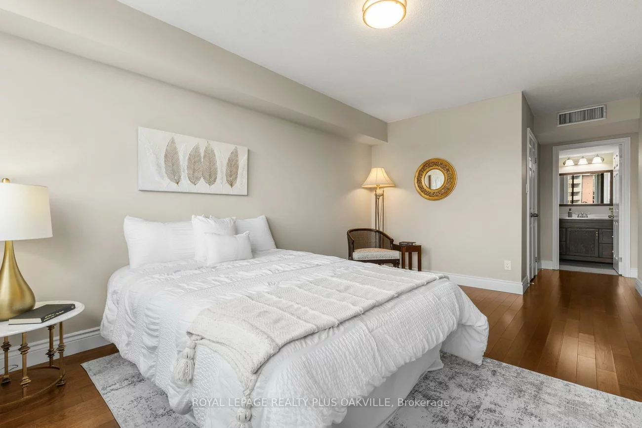 1240, Marlborough, 1003 - CP College Park, Oakville