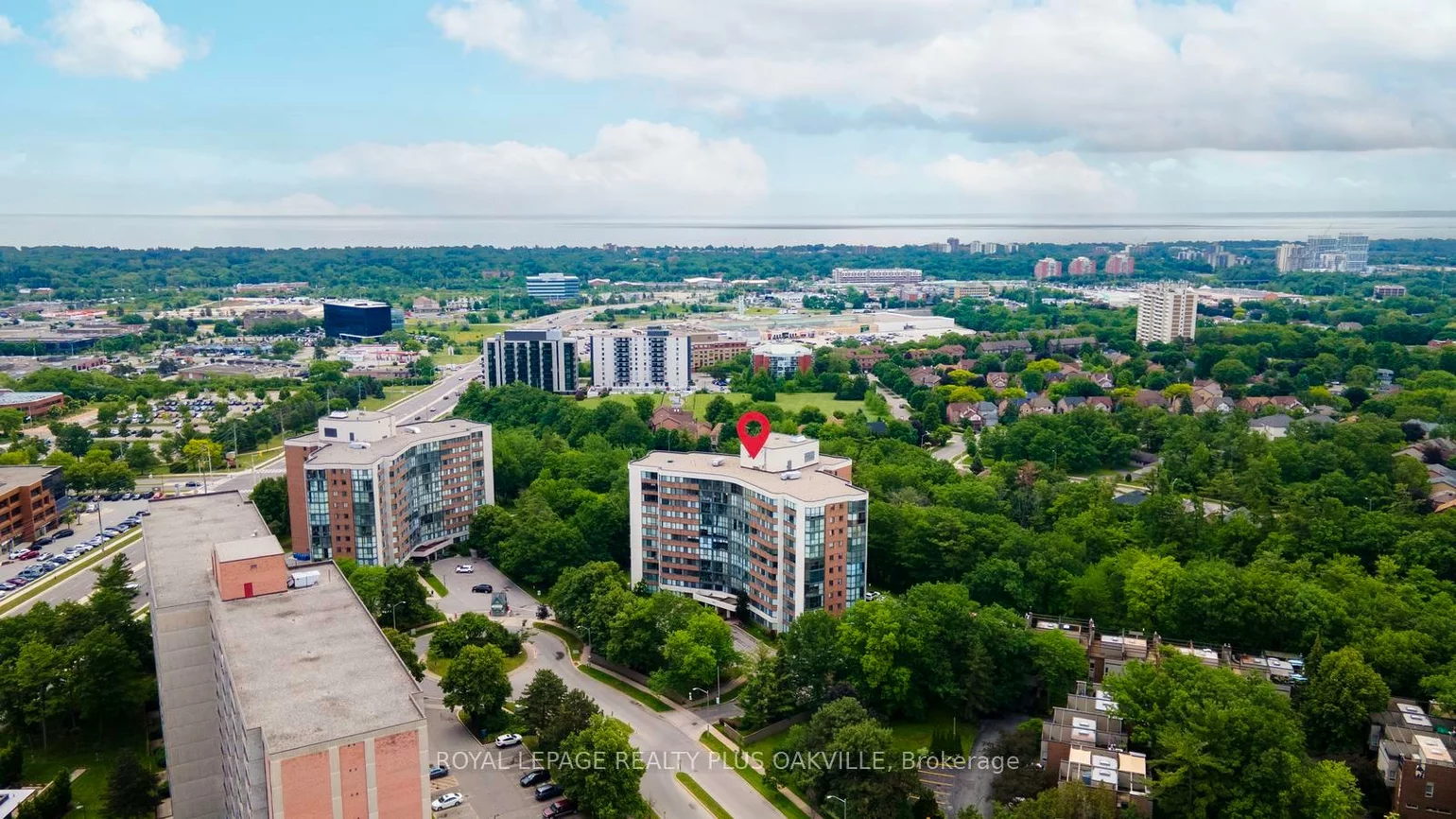 1240, Marlborough, 1003 - CP College Park, Oakville