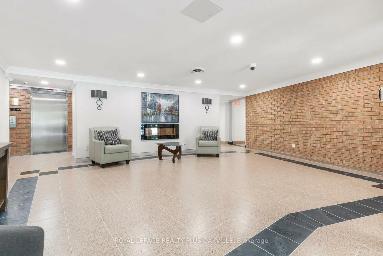 1240, Marlborough, 1003 - CP College Park, Oakville