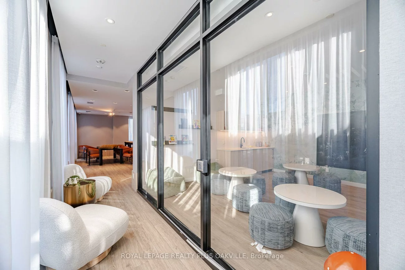 3079, Trafalgar, 1010 - JM Joshua Meadows, Oakville