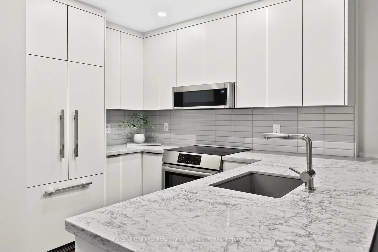 2511, Lakeshore, 1001 - BR Bronte, Oakville