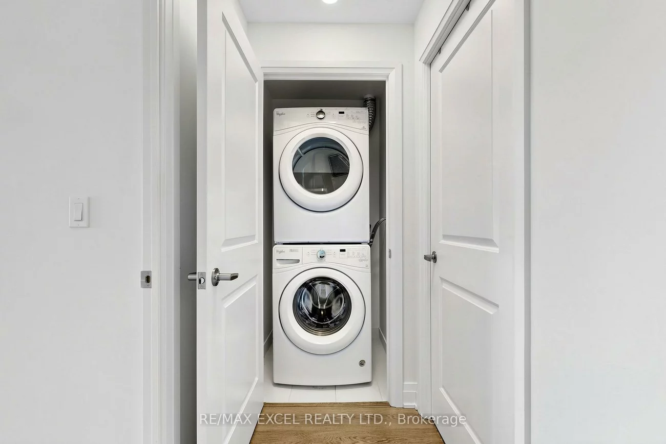 55, Speers, 1002 - CO Central, Oakville