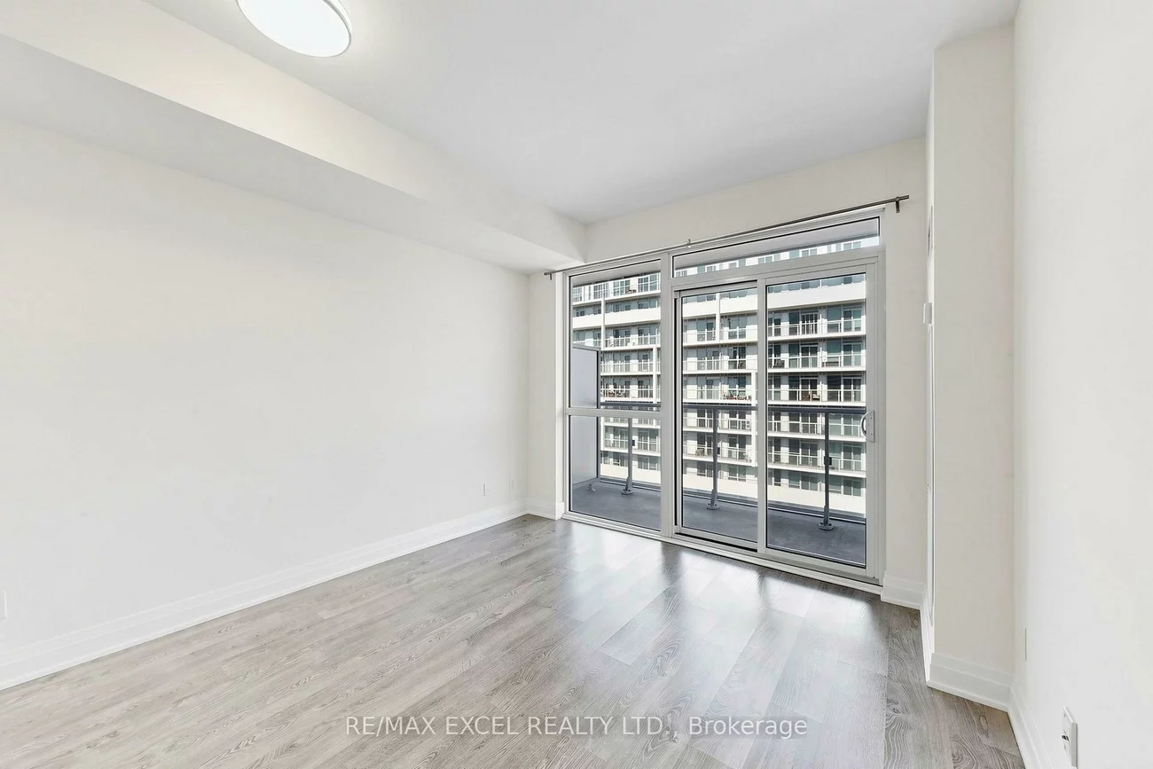 55, Speers, 1002 - CO Central, Oakville