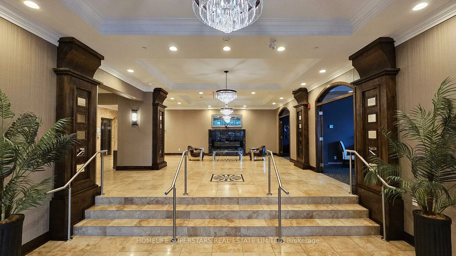 205, Lakeshore, 1002 - CO Central, Oakville
