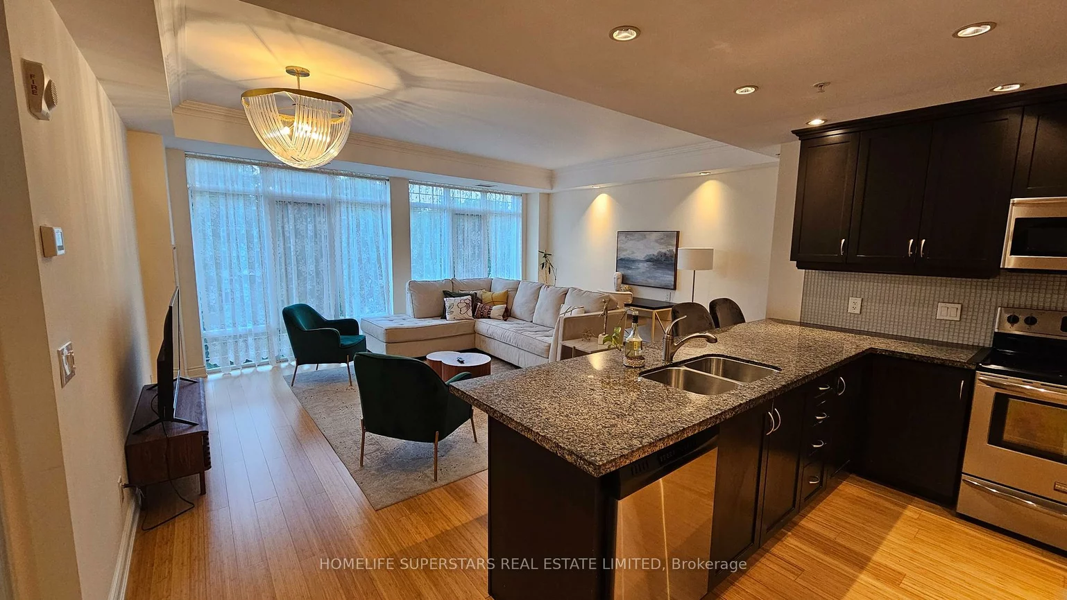 205, Lakeshore, 1002 - CO Central, Oakville