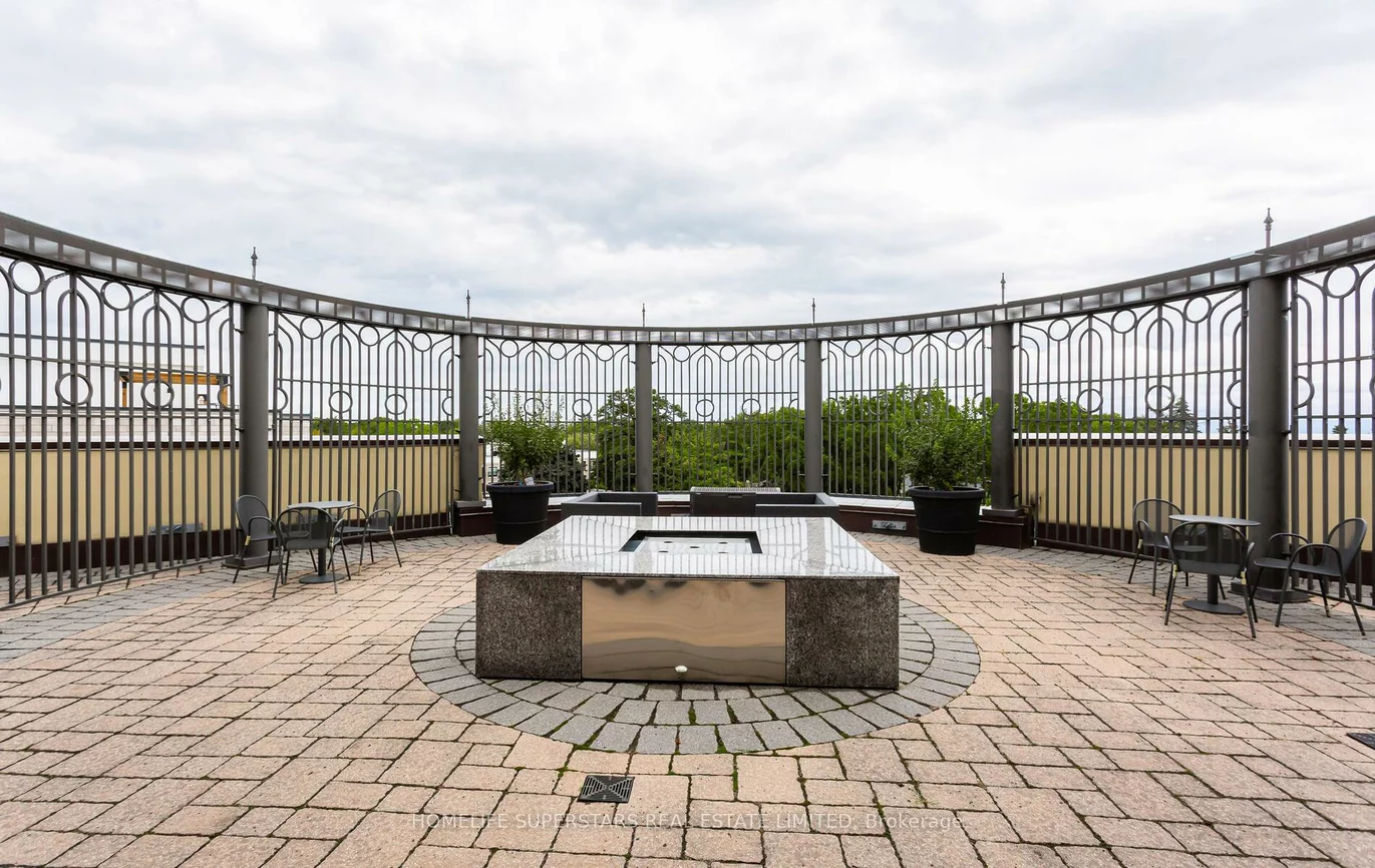 205, Lakeshore, 1002 - CO Central, Oakville