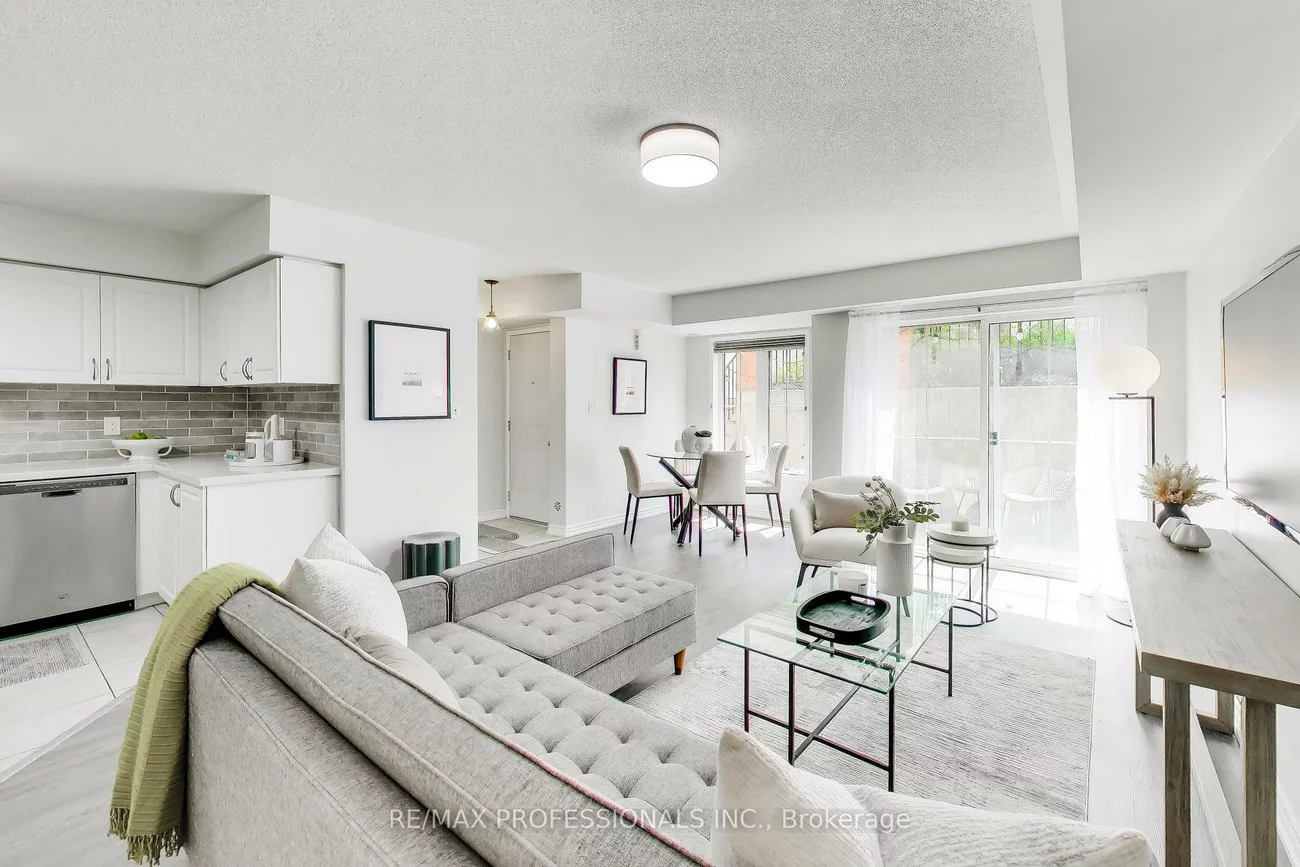 2460, Post, 1015 - RO River Oaks, Oakville
