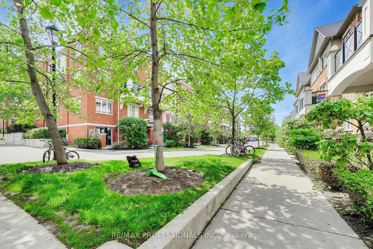 2460, Post, 1015 - RO River Oaks, Oakville