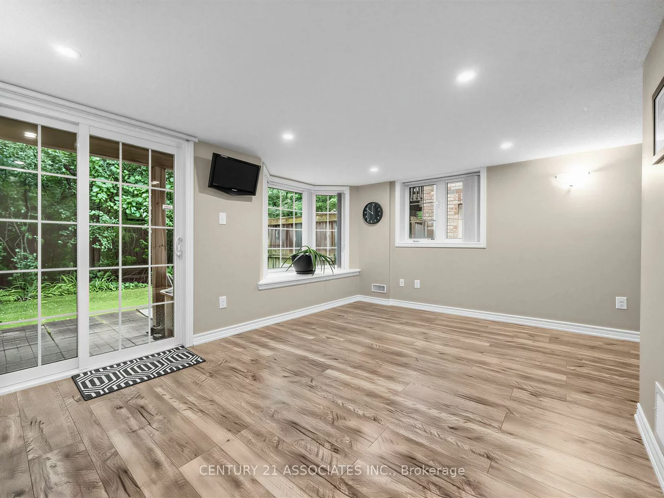 233, Duskywing, 1001 - BR Bronte, Oakville