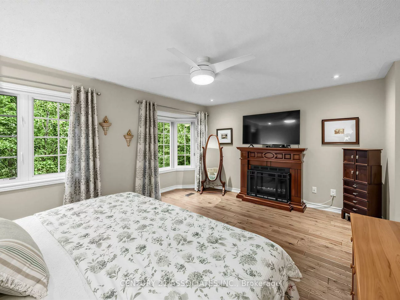 233, Duskywing, 1001 - BR Bronte, Oakville