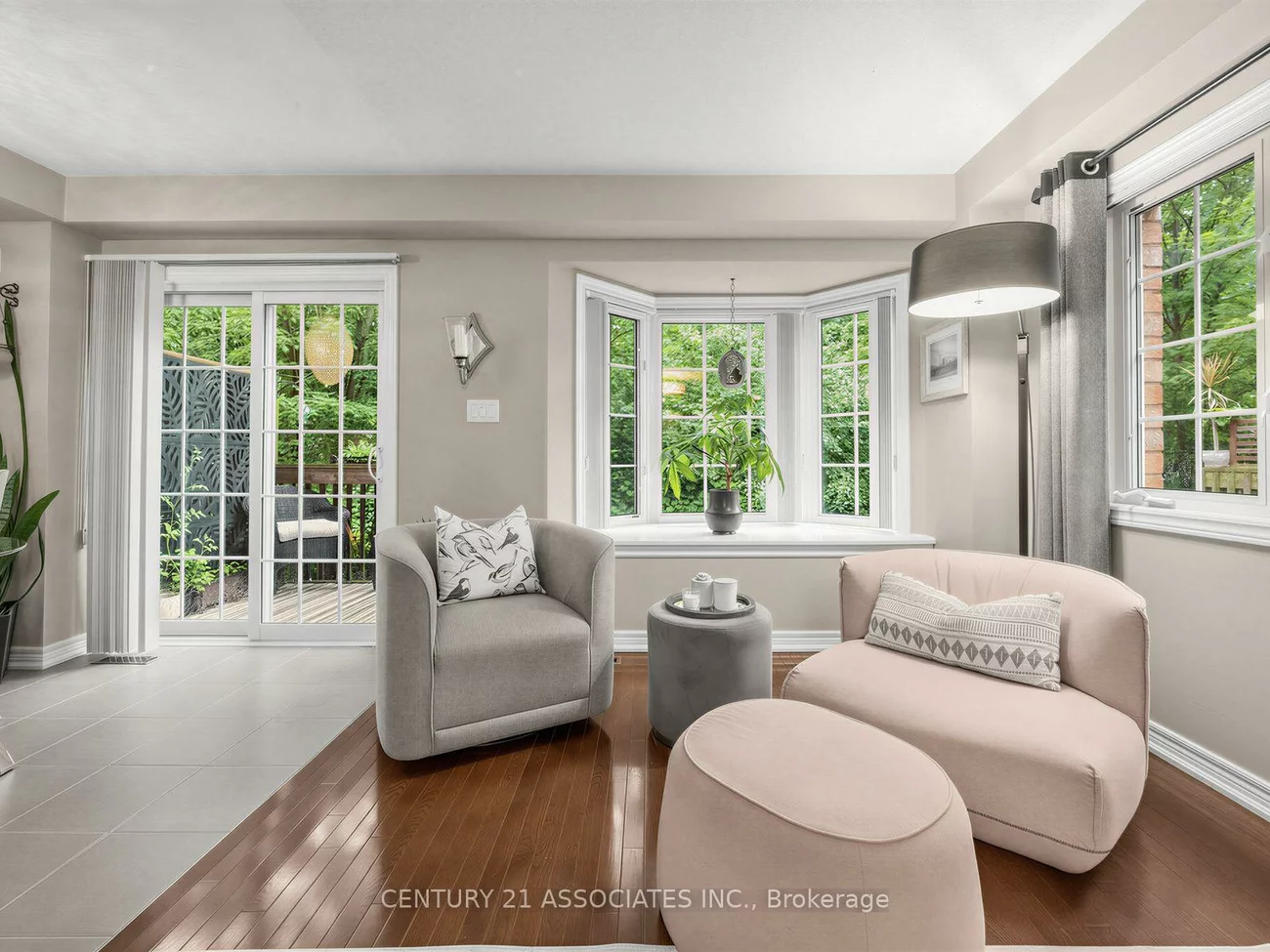 233, Duskywing, 1001 - BR Bronte, Oakville