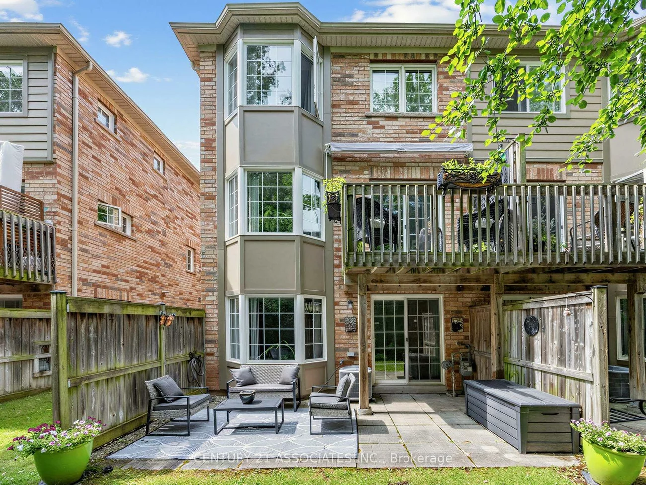 233, Duskywing, 1001 - BR Bronte, Oakville