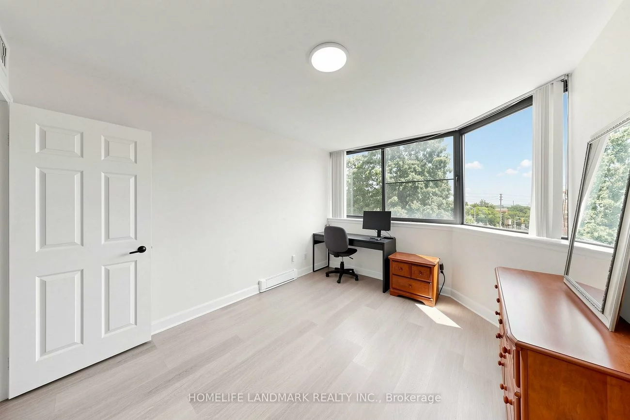 1230, Marlborough, 1003 - CP College Park, Oakville