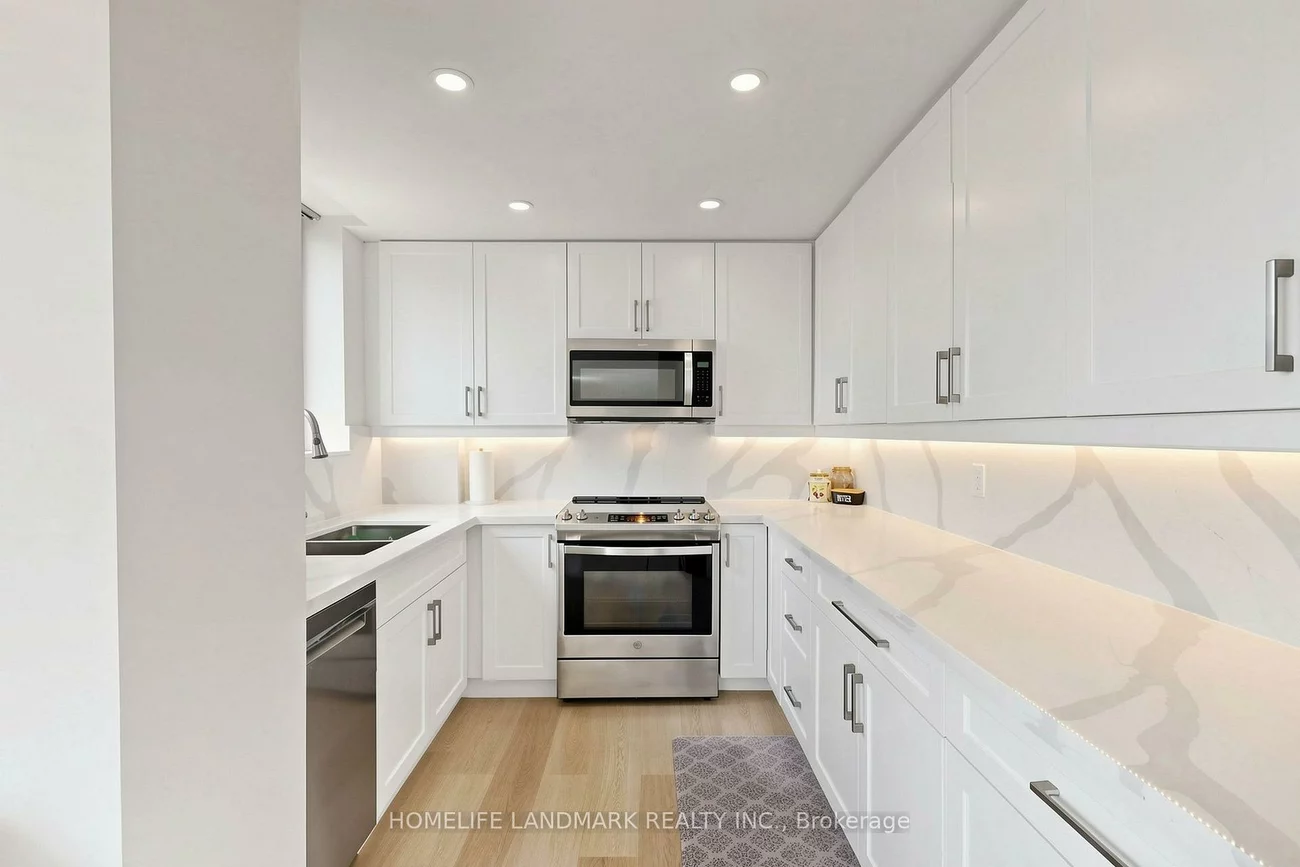 1230, Marlborough, 1003 - CP College Park, Oakville