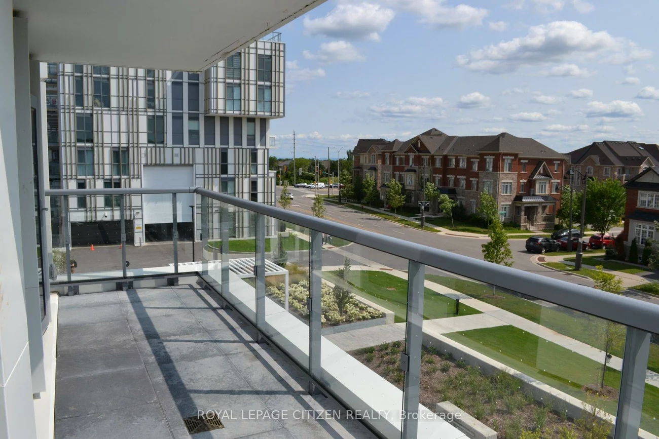 1005, Dundas, 1010 - JM Joshua Meadows, Oakville