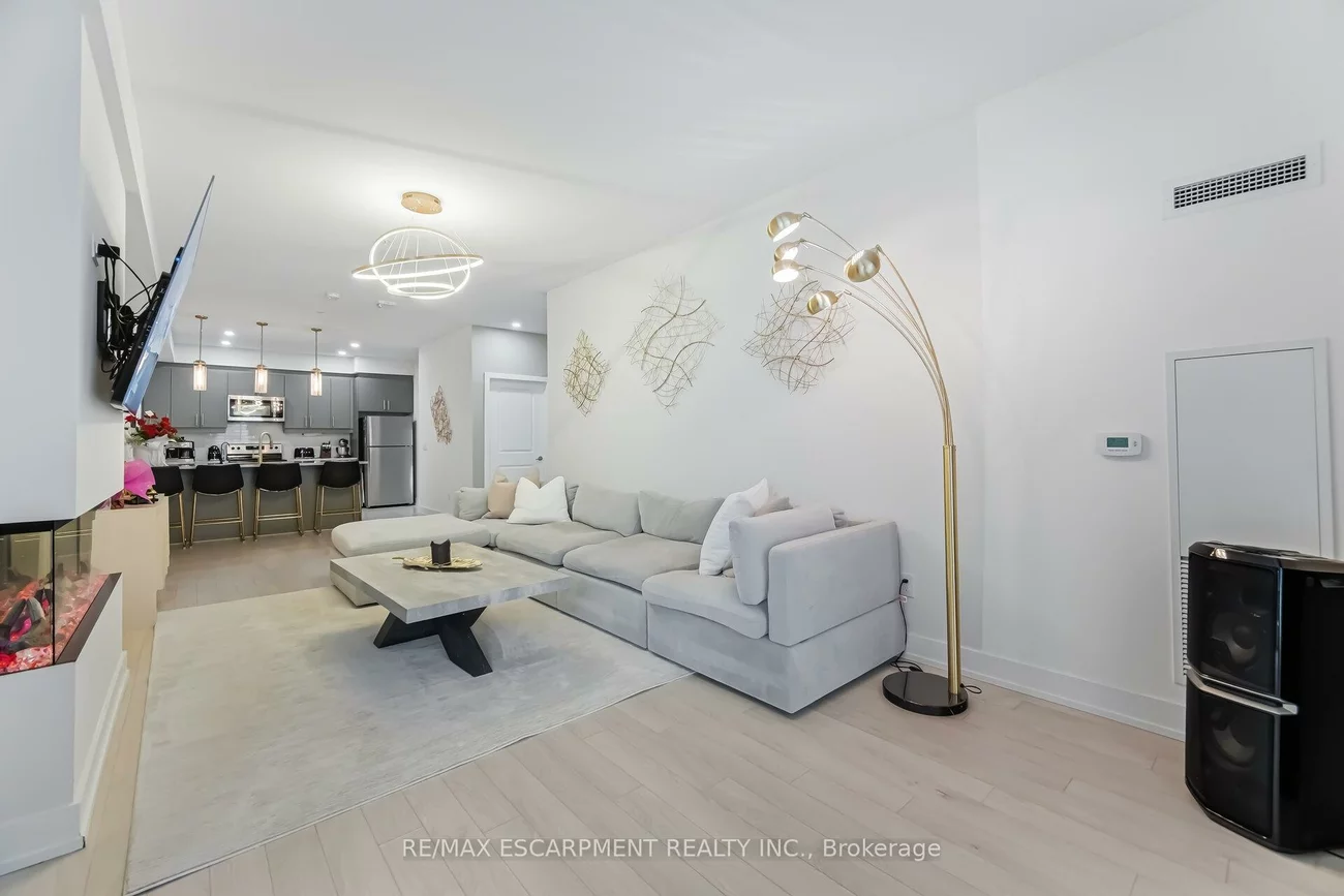150, OAK PARK, 1015 - RO River Oaks, Oakville