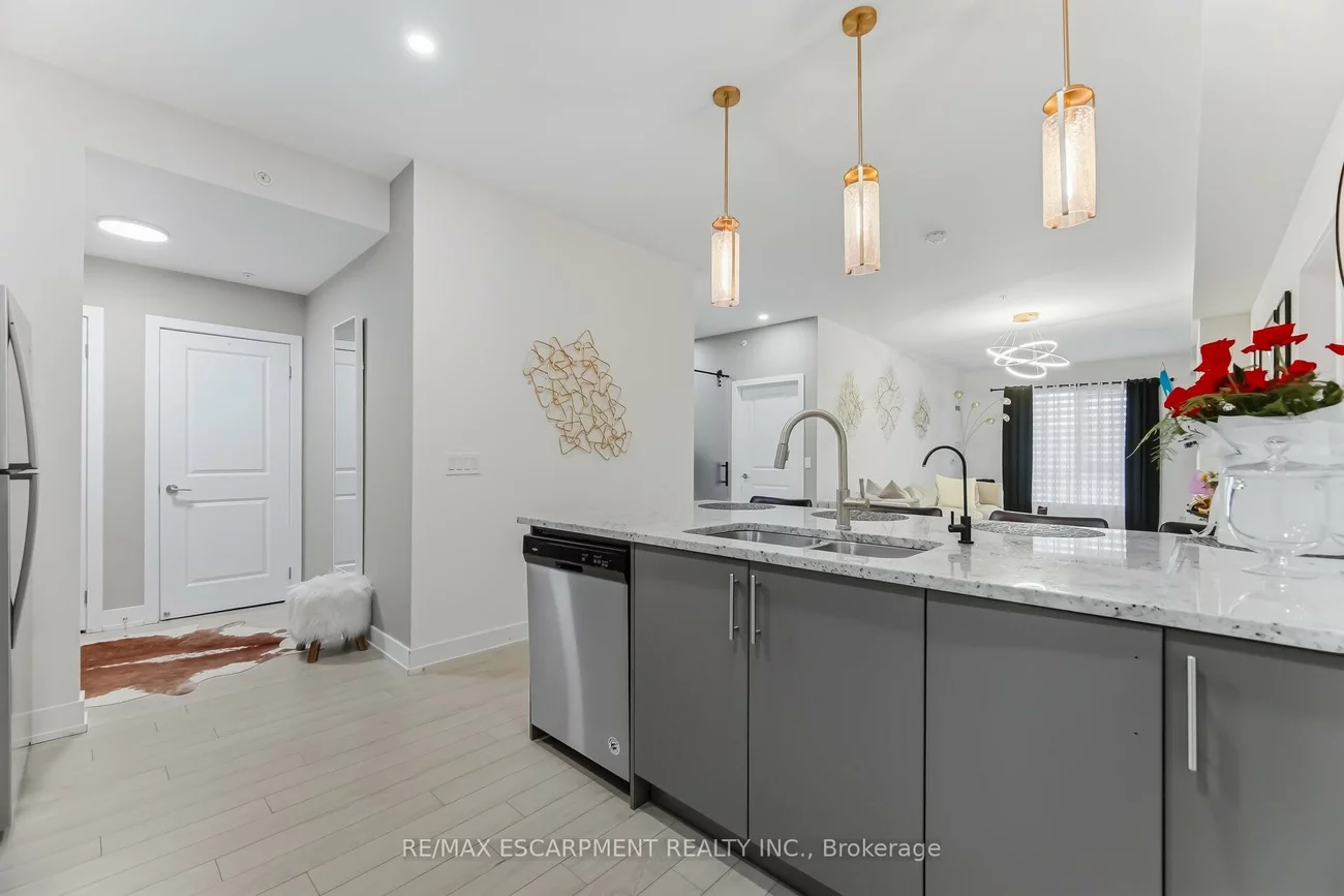 150, OAK PARK, 1015 - RO River Oaks, Oakville