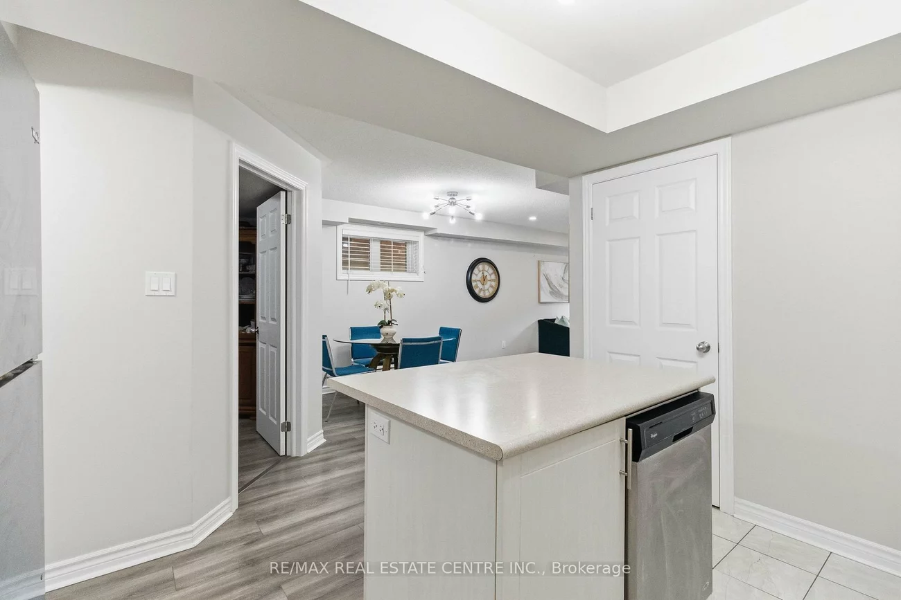 2420, Baronwood, 1019 - WM Westmount, Oakville