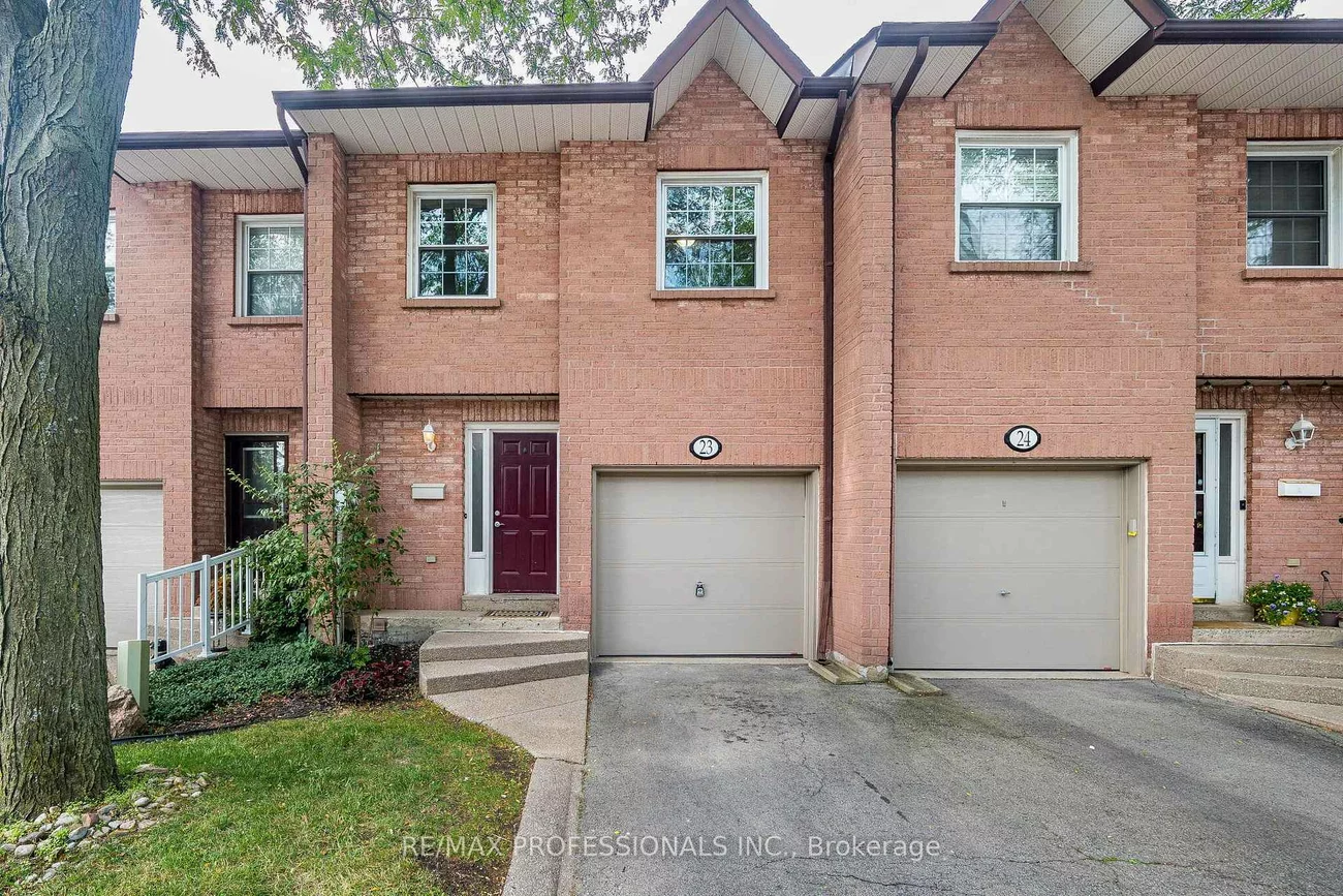 2004, Glenada, 1018 - WC Wedgewood Creek, Oakville