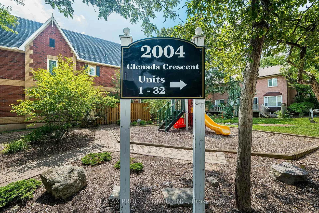 2004, Glenada, 1018 - WC Wedgewood Creek, Oakville