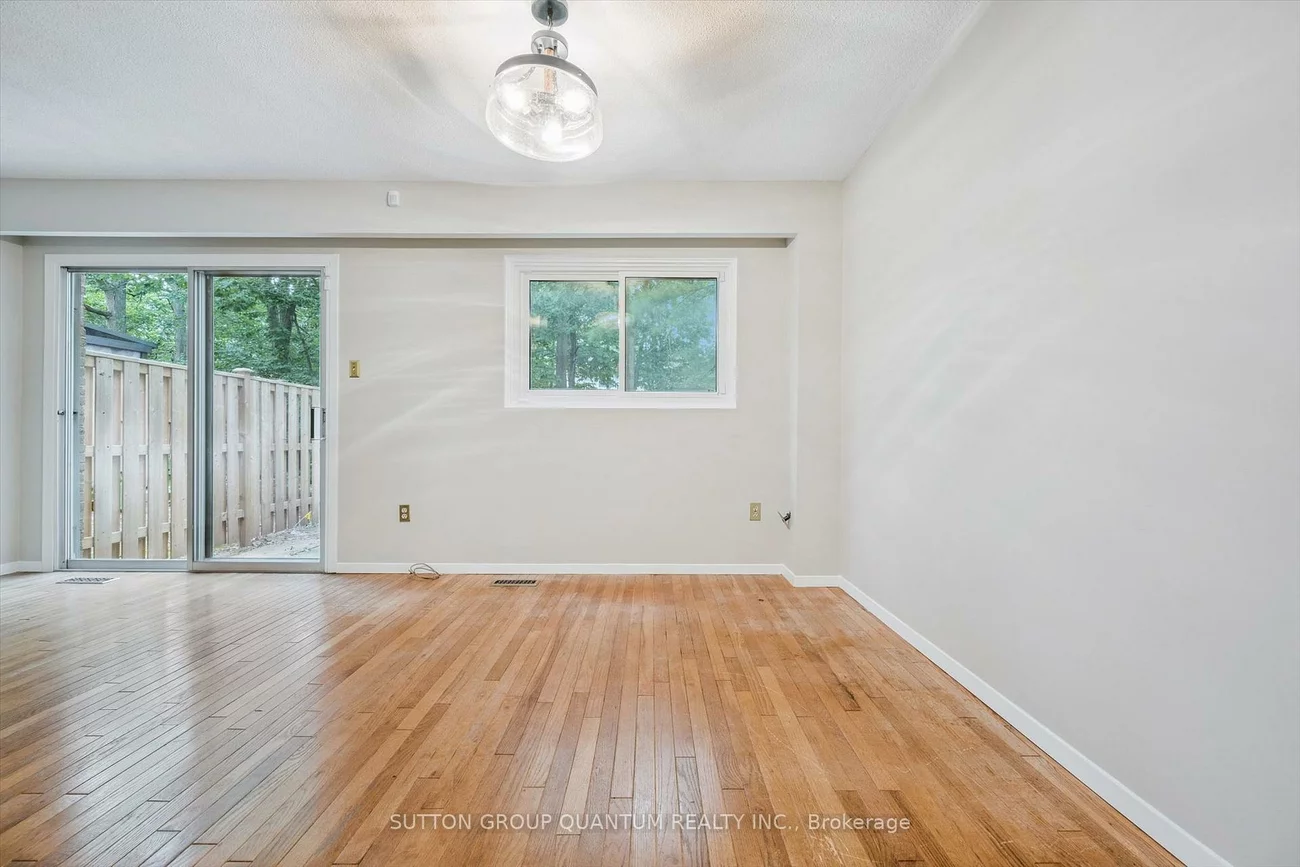 1558, Lancaster, 1005 - FA Falgarwood, Oakville