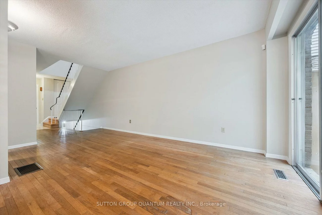 1558, Lancaster, 1005 - FA Falgarwood, Oakville