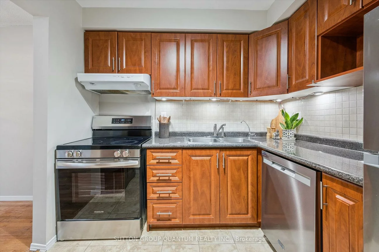 1558, Lancaster, 1005 - FA Falgarwood, Oakville