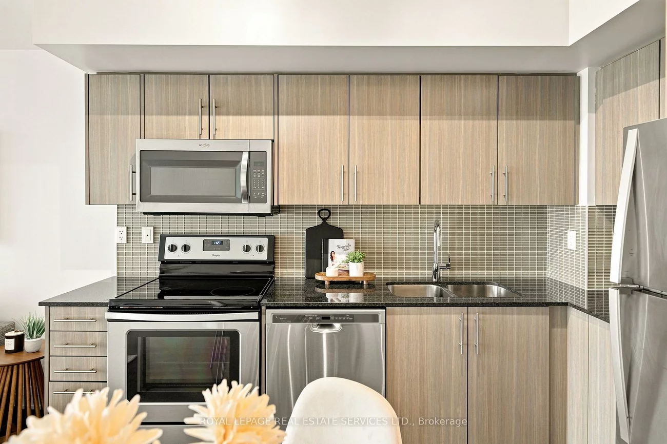 55, Speers, 1002 - CO Central, Oakville