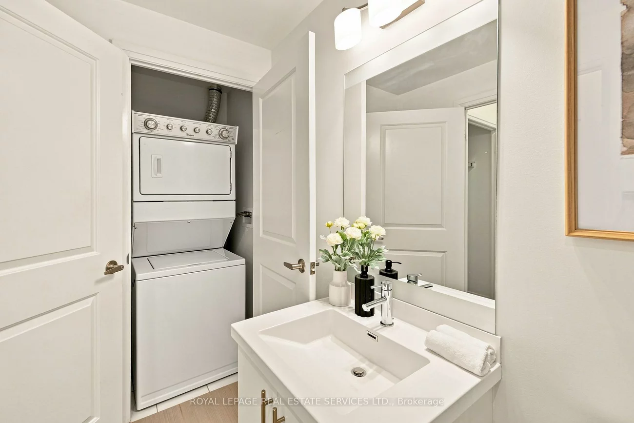 55, Speers, 1002 - CO Central, Oakville