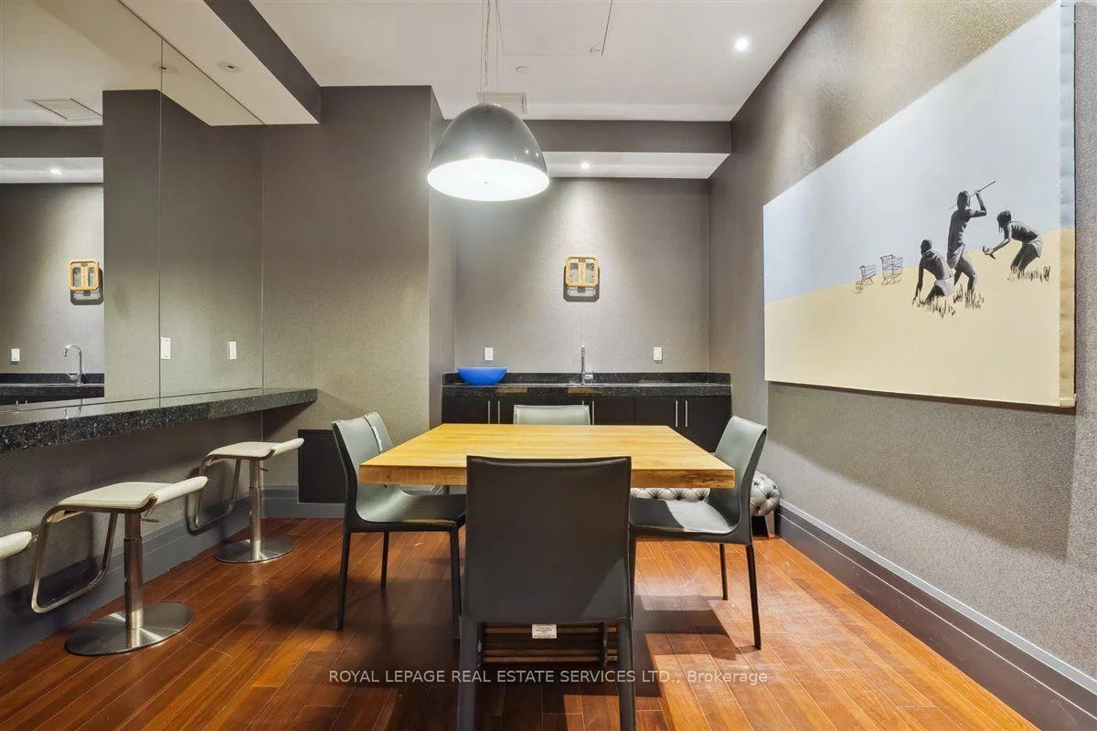 55, Speers, 1002 - CO Central, Oakville